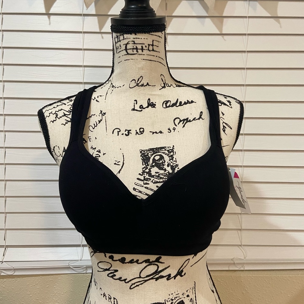 Black braw with wire